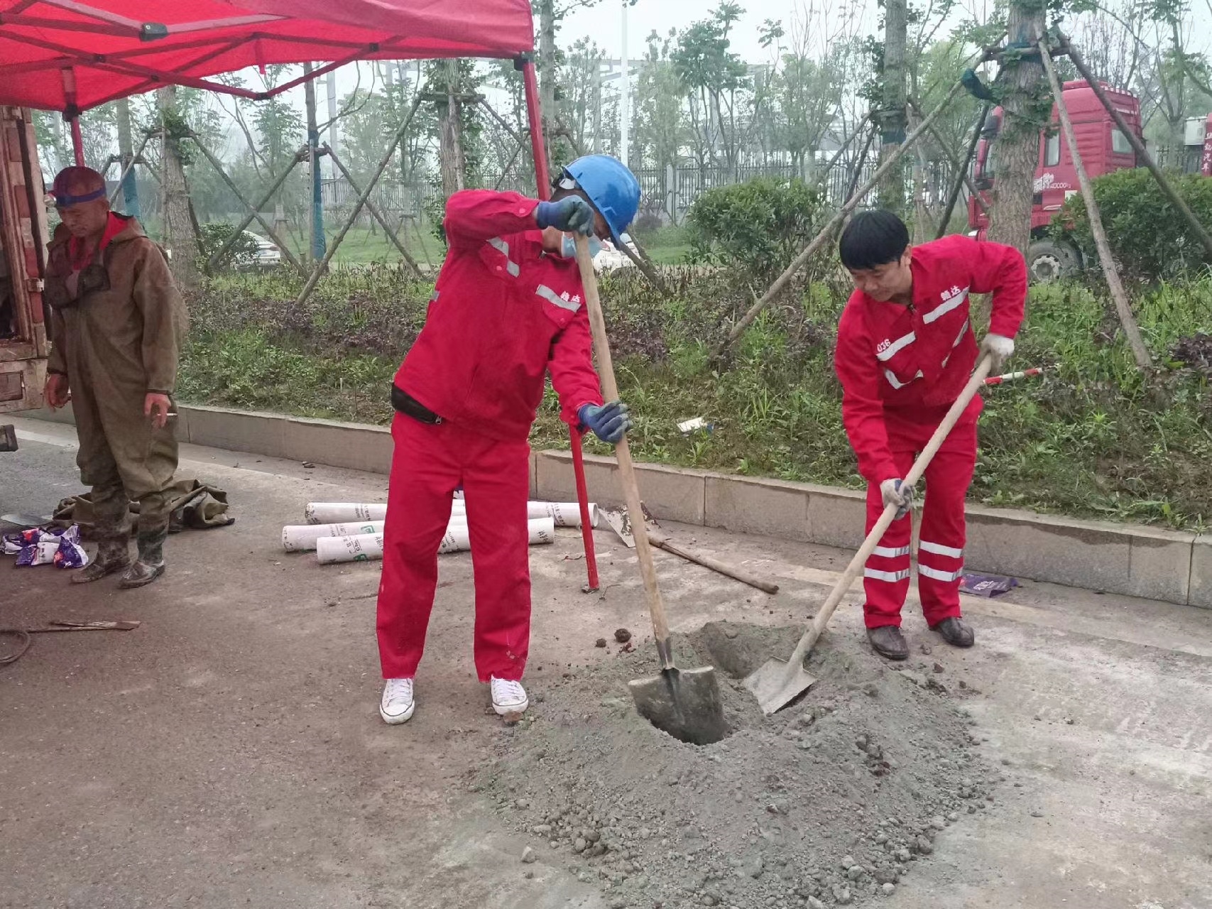 环江管道疏通哪家好】及时进行市政管道清淤
