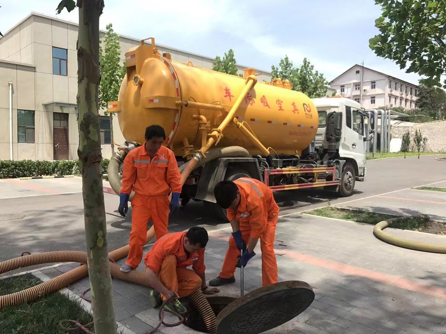 环江化粪池清理与5-8吨吸粪车施工效率分析
